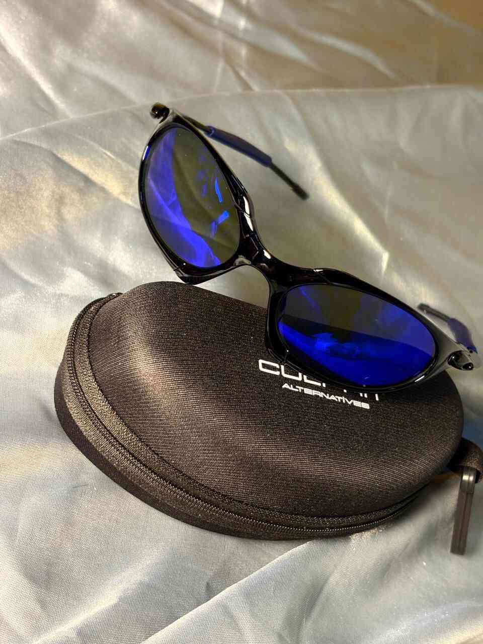 Blue lens Romeo
