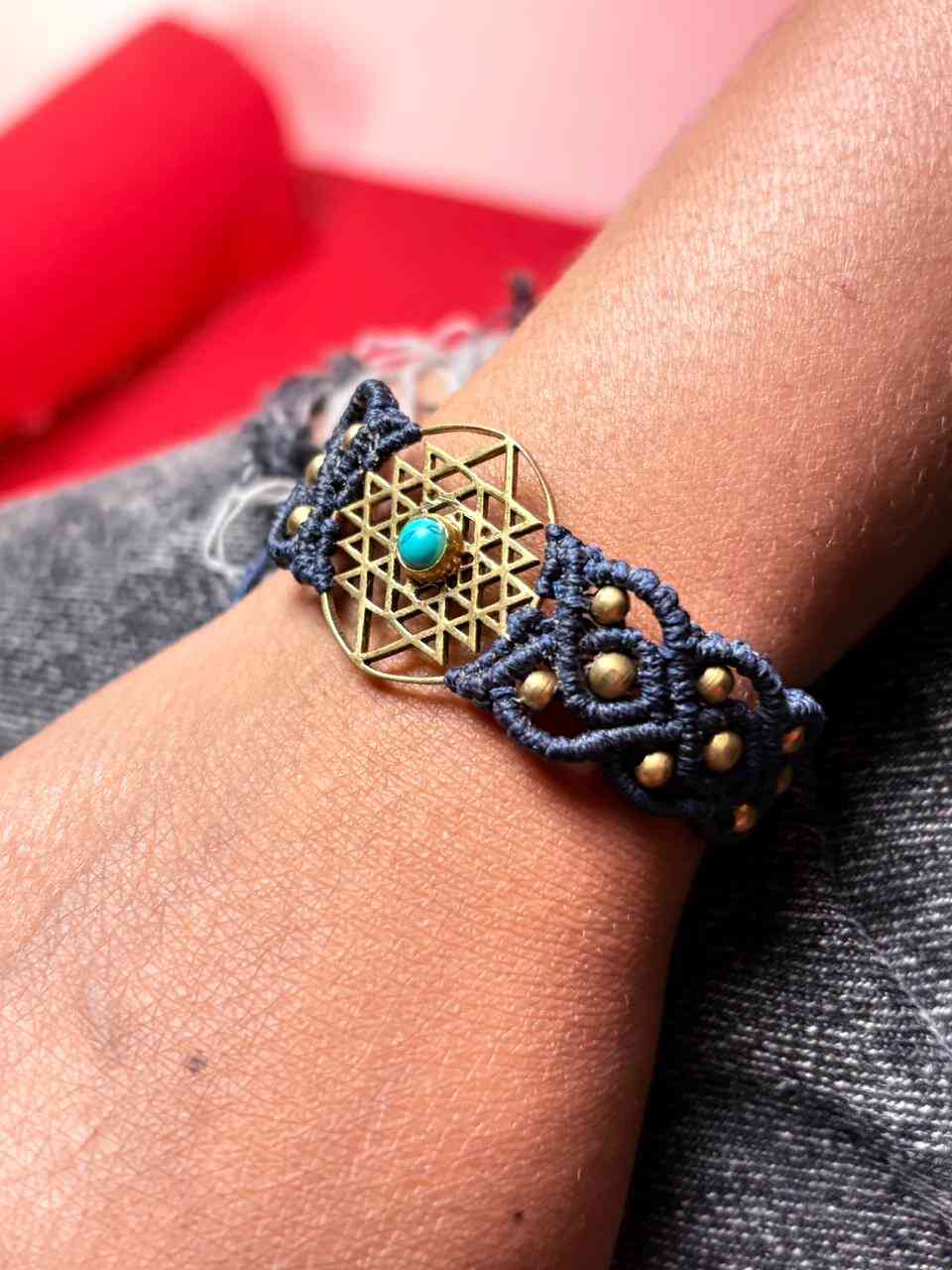 Sri yantra blue Macrame single stone bracelet 